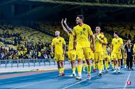 比赛一度中断！劳尔-阿森西奥被现场球迷辱骂，维尼修斯与裁判交流